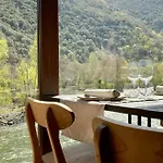 Les Nous Hotel