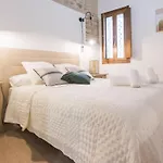 Madera Y Piedra - Apartamentos Aloha Toledo