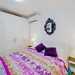 Heart Of Old Town Apartment