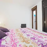 Heart Of Old Town Apartment