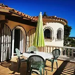 Deanna Magnifique Villa Vue Mer Situe A 1,5 Km De La Plage