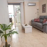 Apto Isa: Amplio Y Acogedor Apto De 75M Con Terraza, Aire Acondicionado Y Parking Gratuito