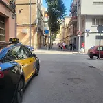 Habitaciones Con Bano Compartido En Bonito Apartamento En Badalona
