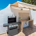 Villa dos hermanas