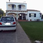 Confortable Chalet Individual Con Piscina Y Jardin