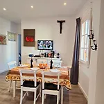 Casa Con Jardin A 30 Metros De La Playa. Vl.