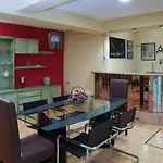 Tess Villa Cari