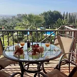 Casa Flores La Finca