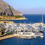 Apartamento En Lujoso Puerto Deportivo