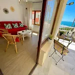 GATU Villa Cielo y Mar con chimenea, terraza , wifi y vista al mar
