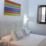 Hostal Dona Lola Marina
