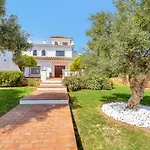 Yolo Spaces - Sotogrande - White House Villa