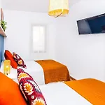 HolidayVilla Tropical - BBQ , Pool , Garden by Holidays Home