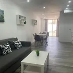 Piso En El Centro Del Vendrell. Alojamiento Entero.