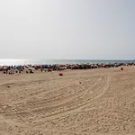 Estudio centrico metros de la playa con aire by Lightbooking