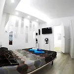 Fantastic 2 Bedrooms, Just 20 Meters From Ocean