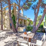 Amplio Chalet Con Gran Piscina