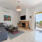 Casa Leo Holiday Villa