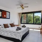 La Escala - 6 Bedroom Villa With Pool