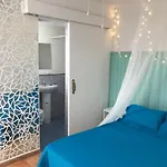 Petit Room, Habitacion