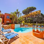Cubo\'S Beach & Parking Jardines De Don Carlos