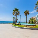 Reel Apartments- Walk To The Beach And Centre