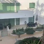 El Cantal. Maravilloso Apartamento En Primera Linea De Playa Con Piscina.