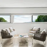 Design Villa Sea Views And Lap Pool