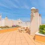 2-Bed Apartment With Rooftop Pool