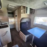Autocaravana Para 6 Plazas Posibilidad De Moverse O Dormir