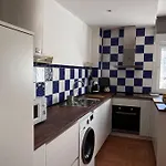 La Casa De La Avenida