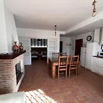 La Casa De La Avenida