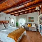 Las Casas De La Rueda - El Patio