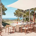 Blue Hill House, King-Of-Hill Villa With Amazing Scenery, Sunset & Sea View