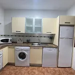Vivienda Centrica Con Salida Directa A Las Playas
