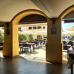 Comfortable 2-Bedrooms Rental Unit With Pool