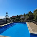 Corral de Payo Casita Blanca