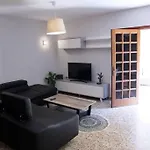 Amplia Casa 5 Habitaciones En Santa Cruz Con Zona Para Trabajar