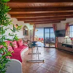 Castillo Lanzarote Villa Bentley - Luxury Villa -Sleep In A Volcanic Cave