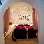 Castillo Lanzarote Villa Bentley - Luxury Villa -Sleep In A Volcanic Cave