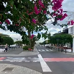 Habitaciones Privadas Cerca De La Playa Y Aeropuerto En Casa Compartida Con Otros Huespedes