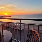 Pmt16 - Large City Apartment On The Beach