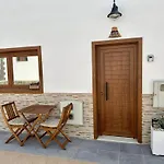 La Graciosita Traditional Home