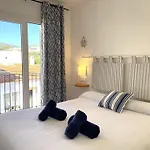 Creus - Apartment In The Center Of Town