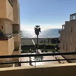 Espectacular residencial en 1a linea con piscina.