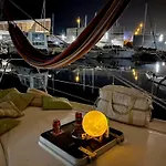 Cozy Boat Hotel In Barcelona & Ac & Wifi & Parking
