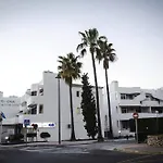 Luxury 2-Bed Apartment With Big Terrace In Aparthotel With Outdoor Pools In Calahonda