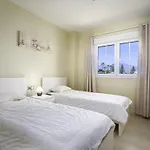 2101-Nice Penthouse In Complex With Pools