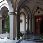 Residencia Sagrada Familia
