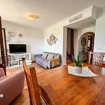 Ann001 Bright Two Bedroom Townhouse